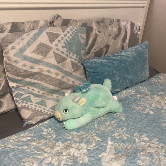 stuffed animal :) - Picture 3 of 3